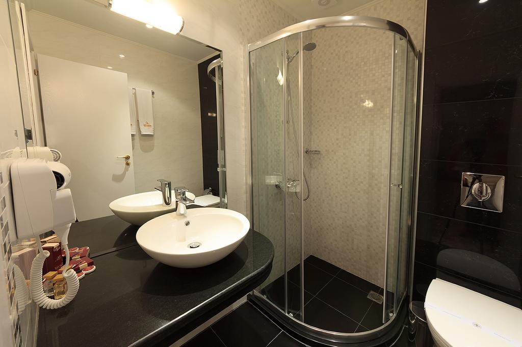 וליקו טורנובו Agusta Hotel, Garden & Spa חדר תמונה